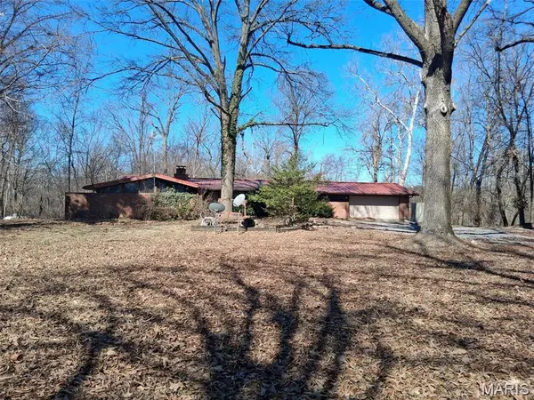 2911 N Center ST, Maryville, IL 62062