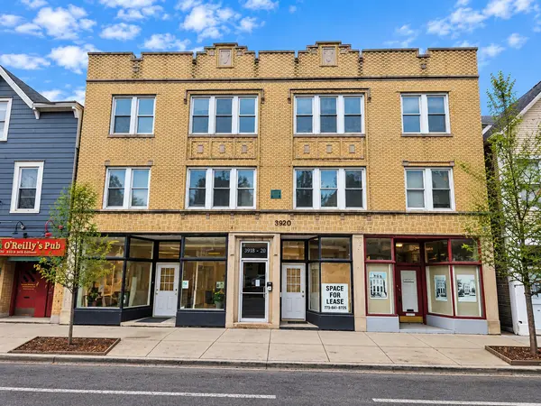 3918 N Ashland AVE, Chicago, IL 60613