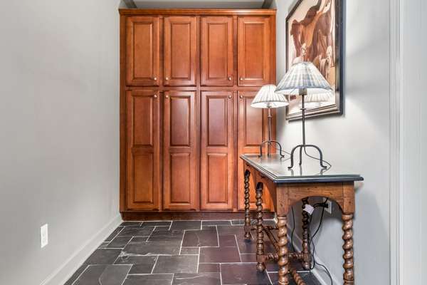 1830 Hampton CRSE, St. Charles, IL 60174