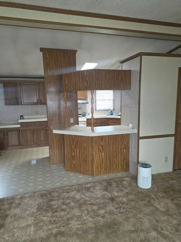 17 Cedar LN, Sandwich, IL 60548