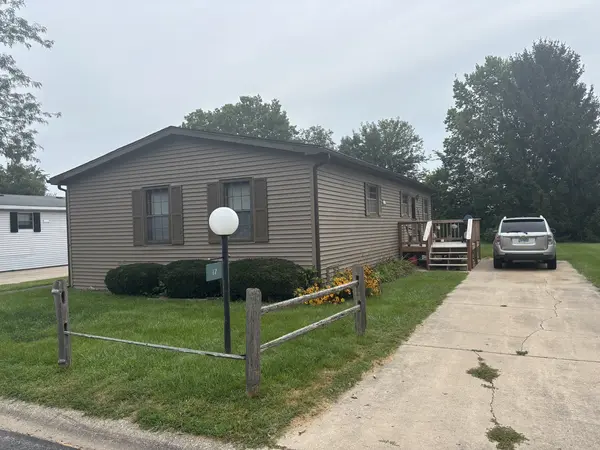 17 Cedar LN, Sandwich, IL 60548