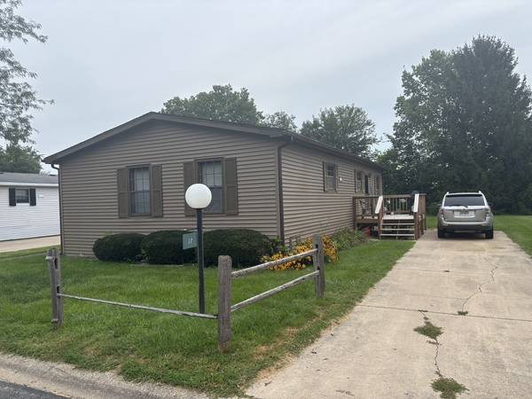 17 Cedar LN, Sandwich, IL 60548