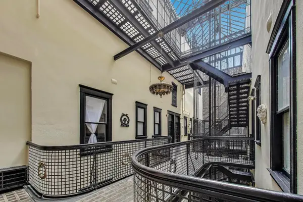2800 N Pine Grove AVE #8CD, Chicago, IL 60657