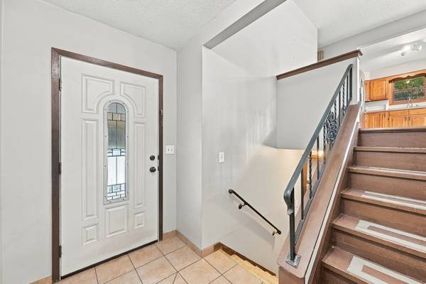 3330 Fairview DR, Bettendorf, IA 52722