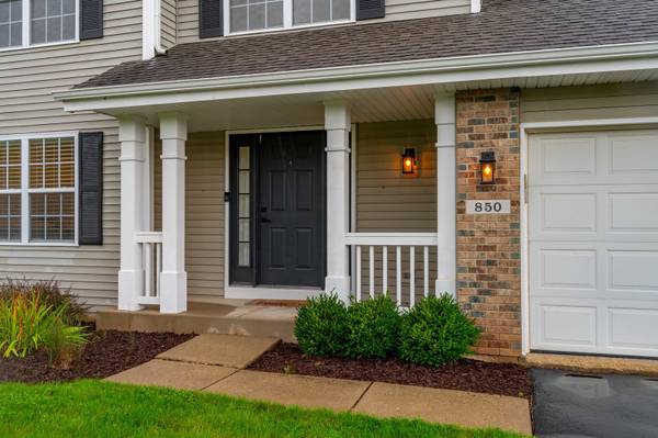 850 Fieldcrest DR, Byron, IL 61010