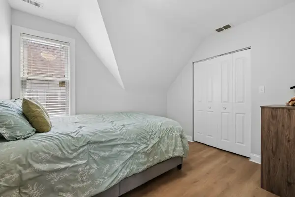 5351 W Foster AVE, Chicago, IL 60630