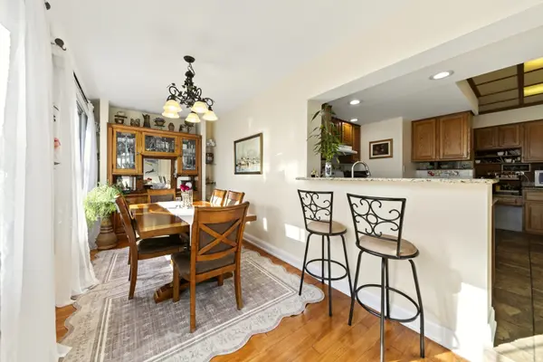 5407 N Mont Clare AVE, Chicago, IL 60656