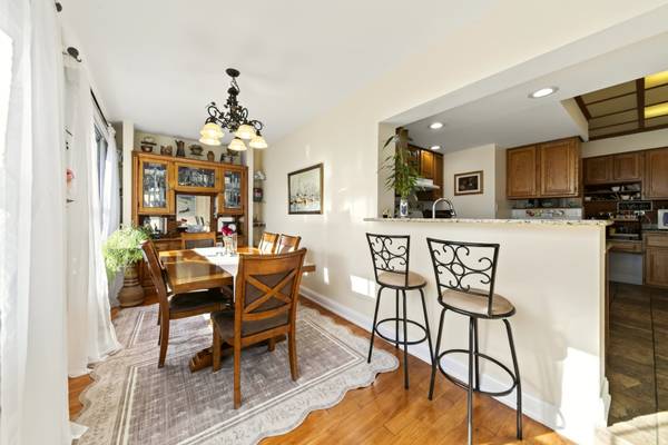 5407 N Mont Clare AVE, Chicago, IL 60656