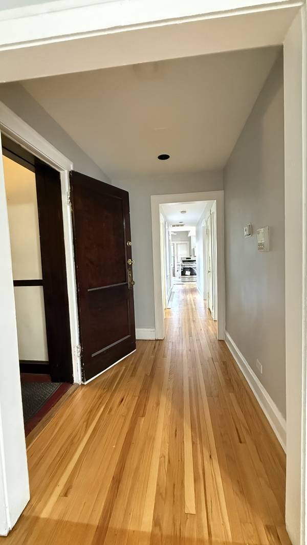 4608 N Kenton AVE #2, Chicago, IL 60630