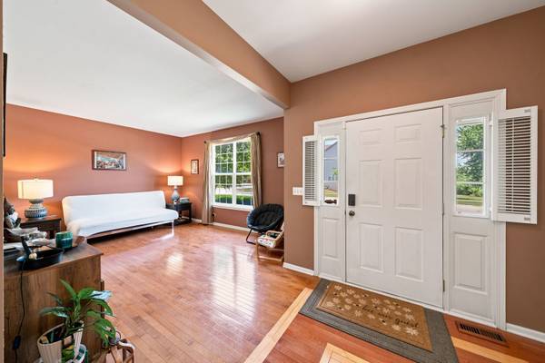 37061 N Bonnie Brae RD, Lake Villa, IL 60046
