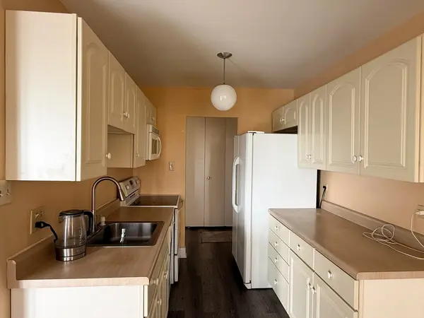 7141 N Kedzie AVE #912, Chicago, IL 60645