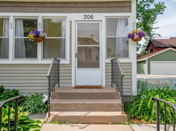 306 Harrison AVE, Saint Paul, MN 55102