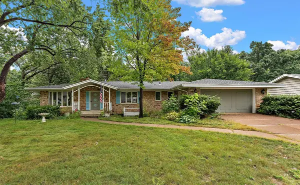 1495 Trollhagen DR, Fridley, MN 55421