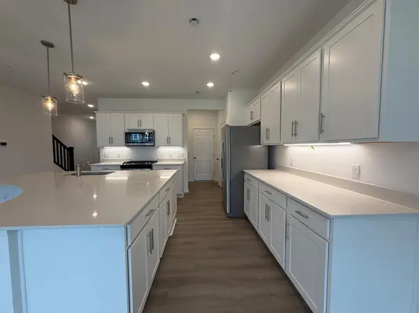 14924 Avondale VW, Rosemount, MN 55068