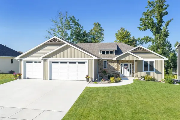 3220 ECLIPSE DR, Green Bay, WI 54311