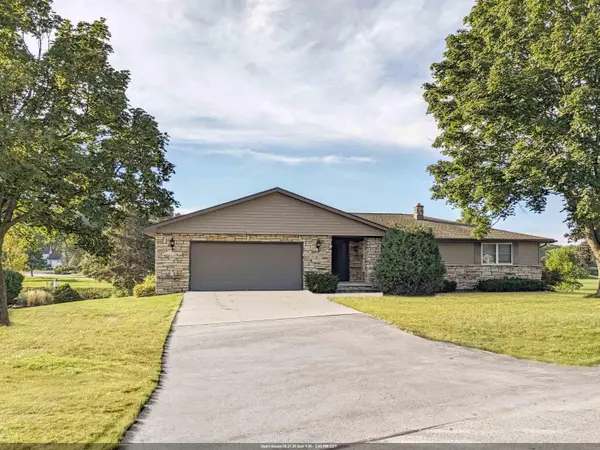 W4935 SUNSET LAKE CT, Sherwood, WI 54169