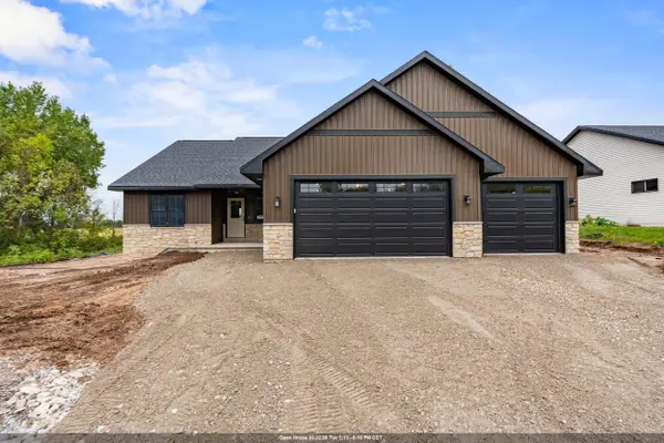 3869 VAN LANEN RD, Green Bay, WI 54311
