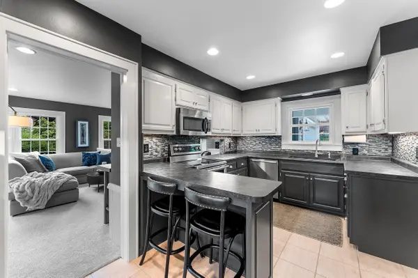 254 WARREN CT, Green Bay, WI 54301