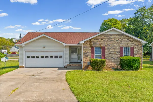 409 Sandburg Dr, Clarksville, TN 37042