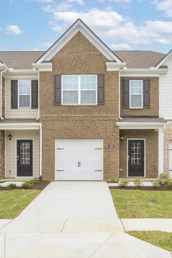 250 Hazel Ln, Lebanon, TN 37087