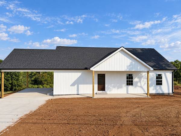 2098 Gimlet Rd, Lawrenceburg, TN 38464