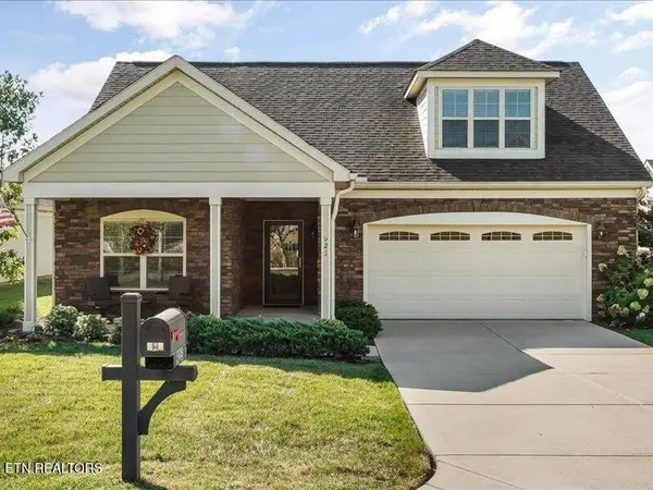 923 Pryse Farm Blvd, Knoxville, TN 37934