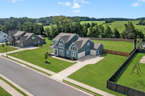 7219 Adenborough Dr, Fairview, TN 37062