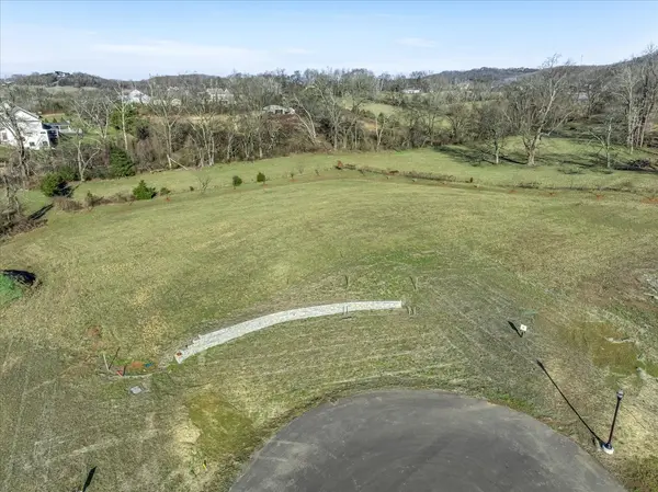 2209 Owl Meadows Ct, Franklin, TN 37067