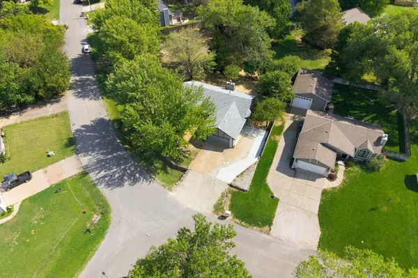 431 W White Tail St, Derby, KS 67037