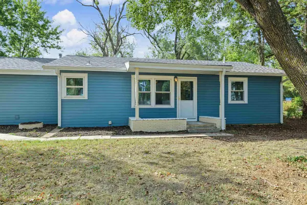 1639 Comanche Rd, Mcpherson, KS 67460