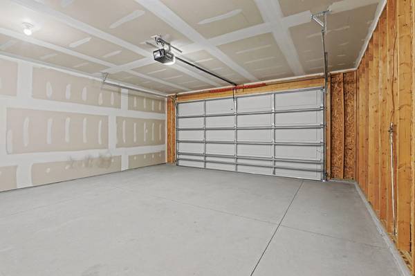3835 S Blue Lake Ct, Wichita, KS 67215