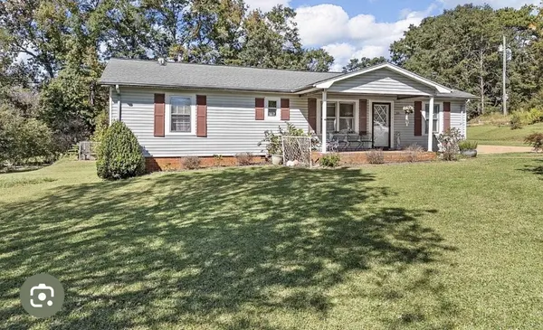 221 Sandifer RD, Spartanburg, SC 29303