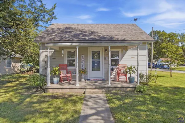 284 Ellinwood ST, Osage City, KS 66523