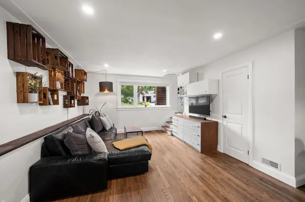 849 Maplewood AVE, Britannia Heights - Queensway Terrace N And Area, ON K2B 5V4