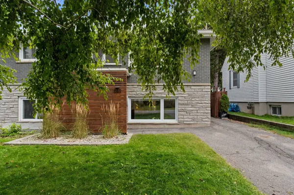 849 Maplewood AVE, Britannia Heights - Queensway Terrace N And Area, ON K2B 5V4