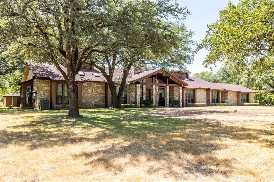 2300 W MAIN Street, Lancaster, TX 75146