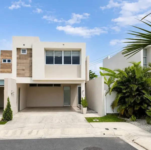 107 Rotonda TRAFALGAR SQUARE, Guaynabo, PR 00969