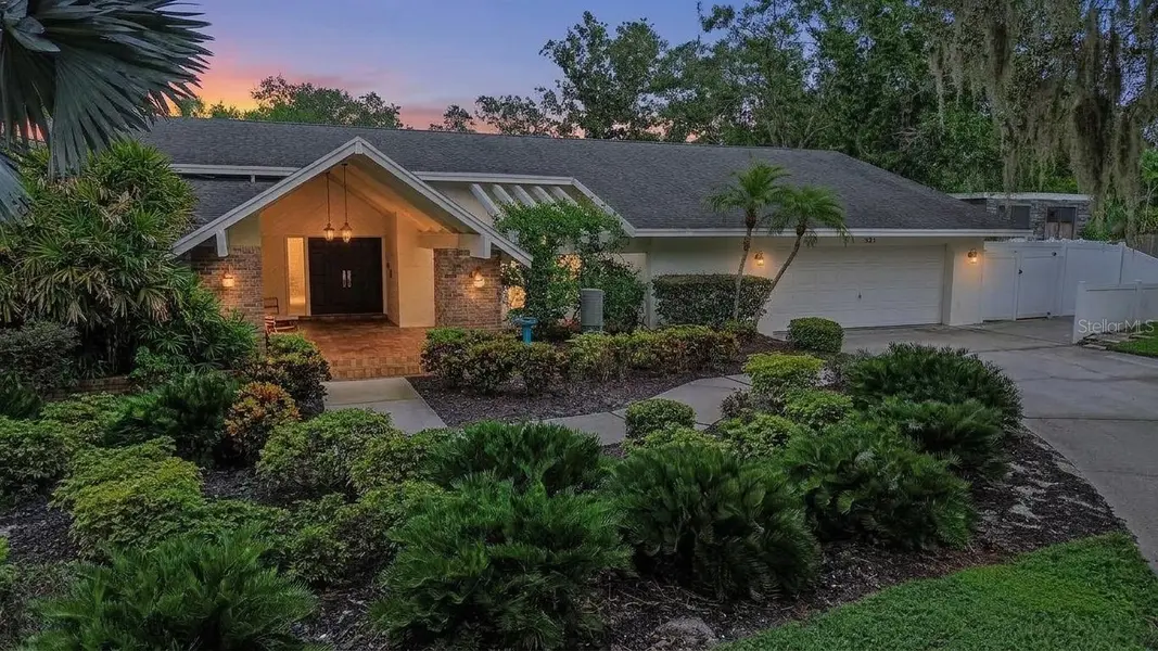 921 COLLEGE HILL DR, Clearwater, FL 33765