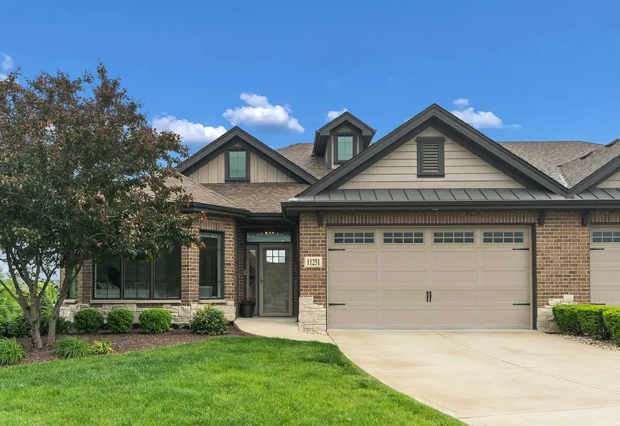 11251 Pinecrest CT, Orland Park, IL 60467