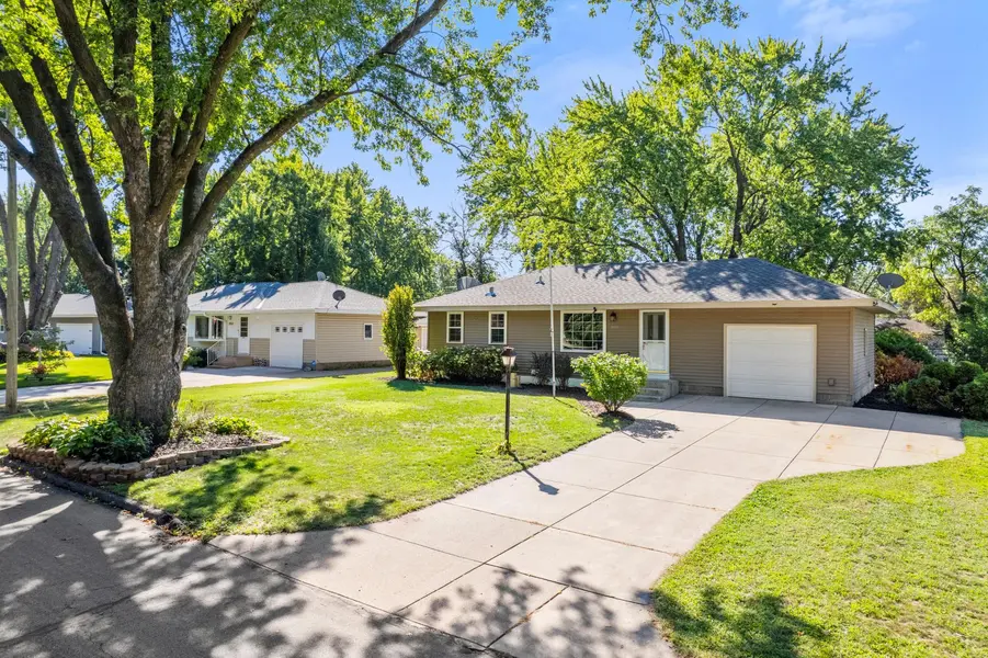 10913 Washington ST NE, Blaine, MN 55434