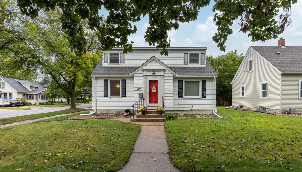 1204 N 4th ST, Mankato, MN 56001