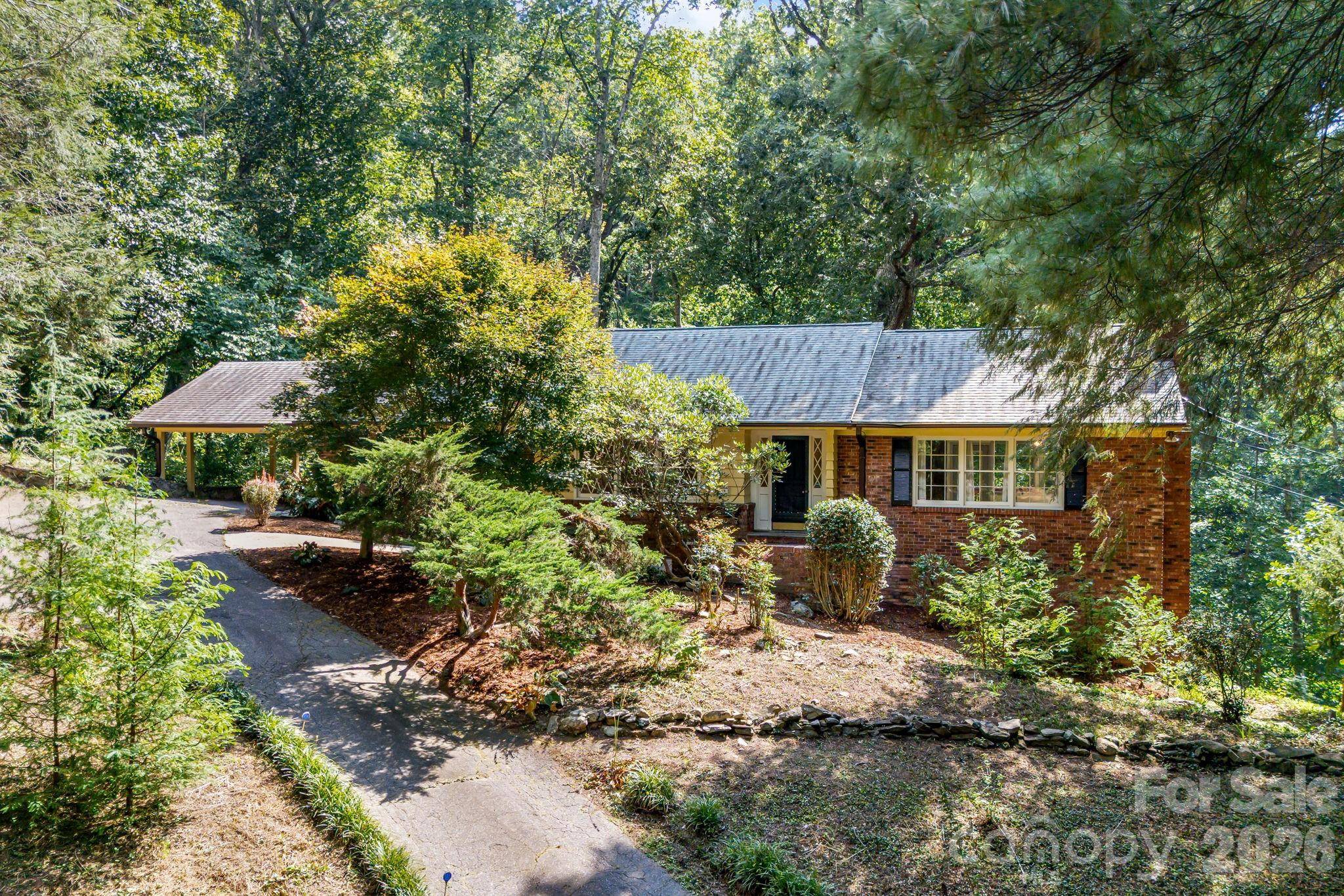 165 Cherokee RD, Asheville, NC 28804