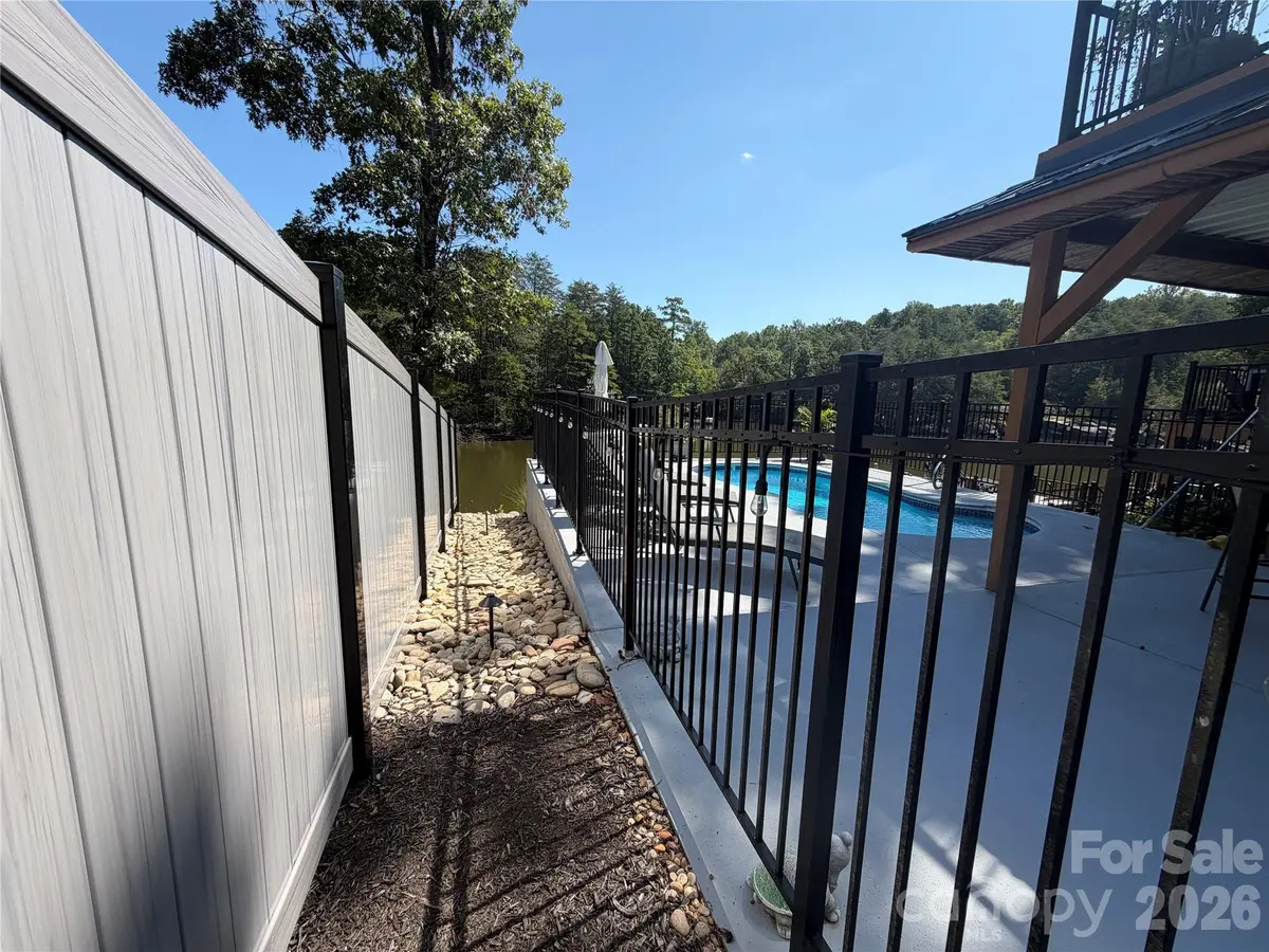 819 Hickory Point DR, Lexington, NC 27292