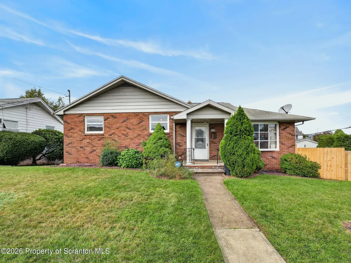 3900 Winfield AVE, Moosic, PA 18507