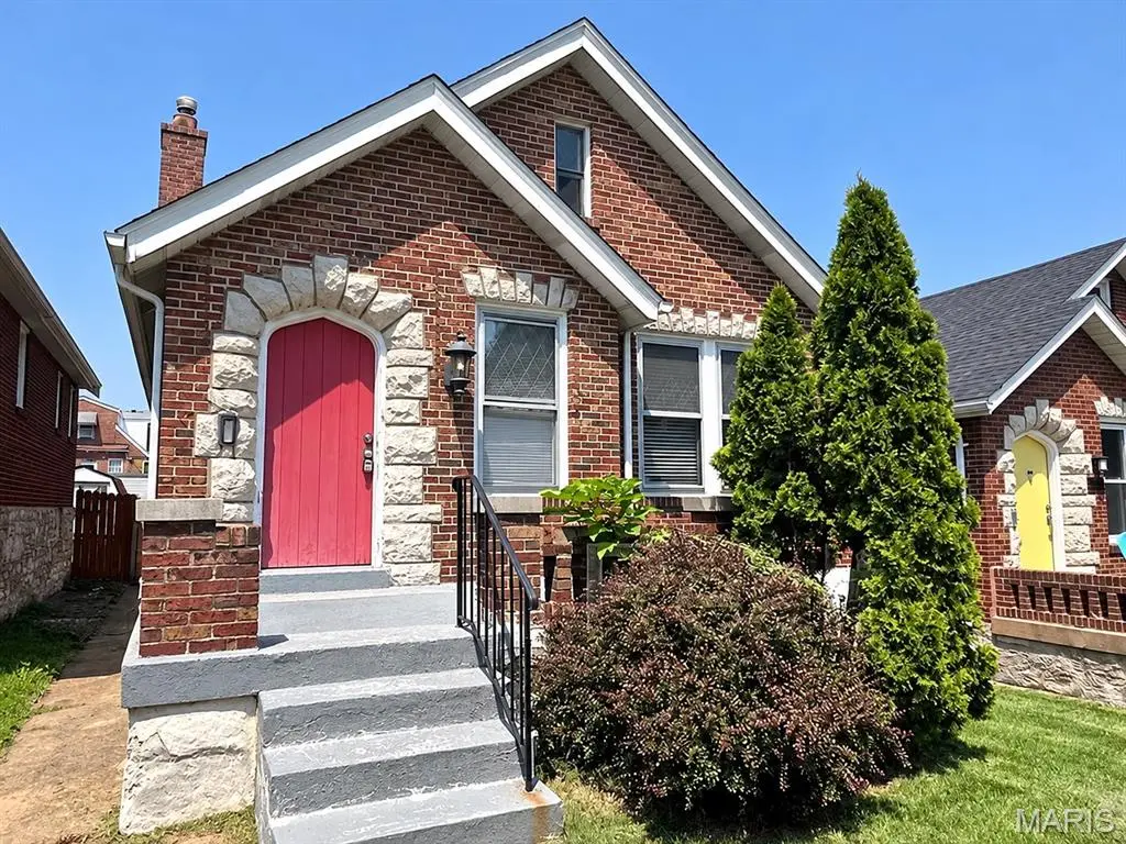 4057 Potomac ST, St Louis, MO 63116