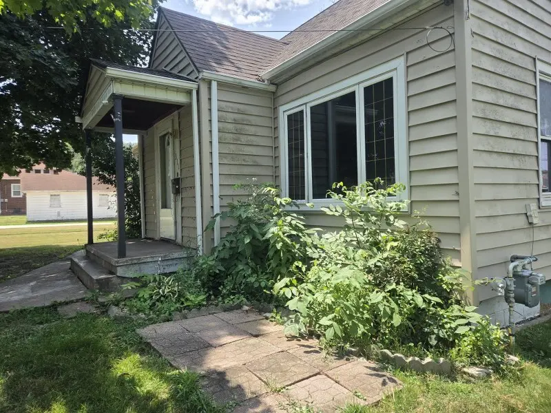 311 54th ST, Moline, IL 61265
