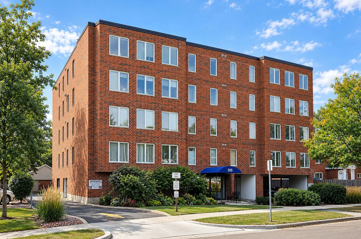 355 W Miner ST #1A, Arlington Heights, IL 60005