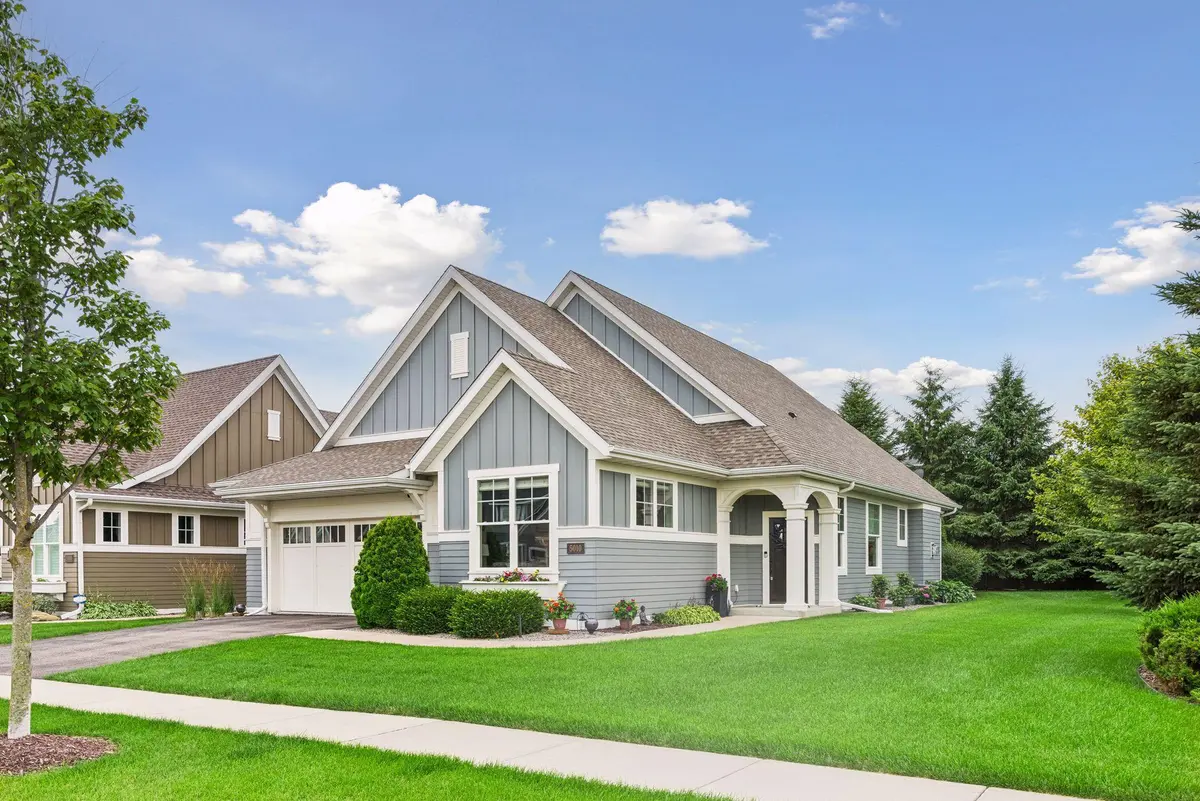 5010 Dale Ridge RD, Woodbury, MN 55129