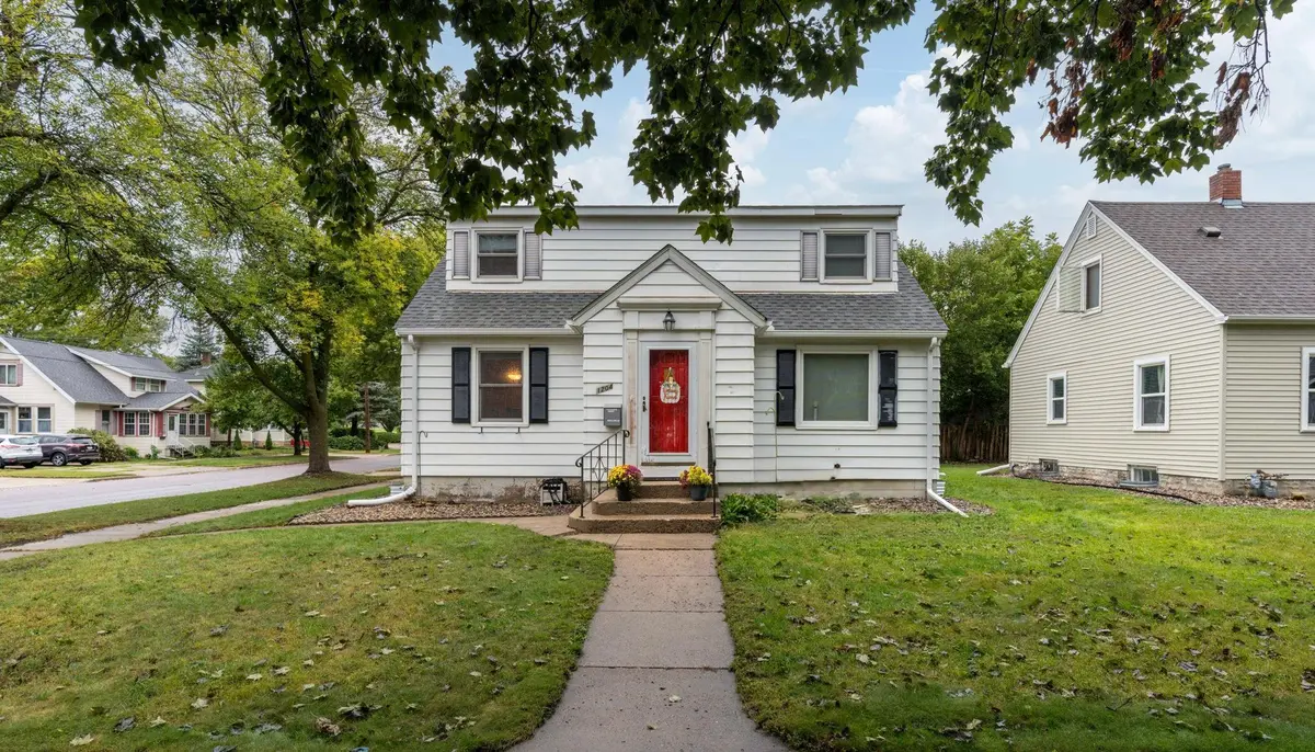 1204 N 4th ST, Mankato, MN 56001