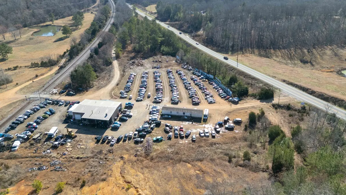13800 US Highway 70 #E, Mc Ewen, TN 37101